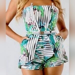 Luxxel strapless bustier romper size small